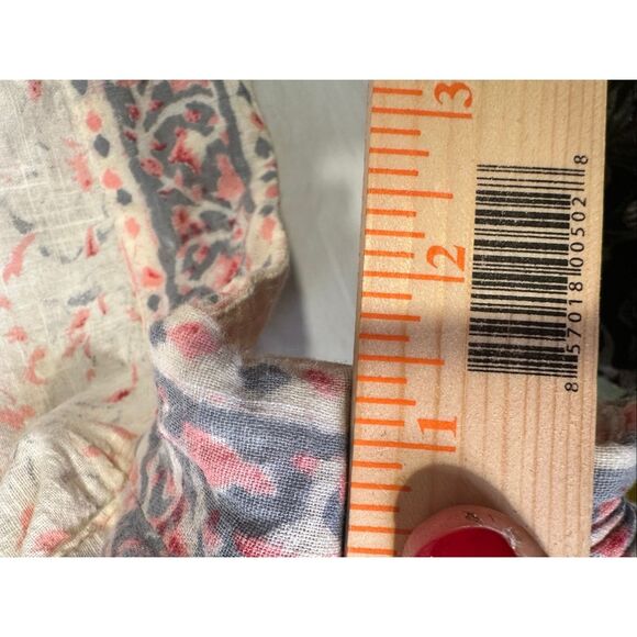 Free People Boho Relaxed Floral Cream Pink & Blue Telly Romper Size Medium - Picture 9 of 11